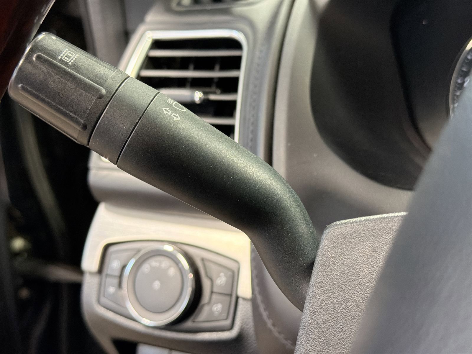 Used 2018 Ford Explorer Platinum image 31