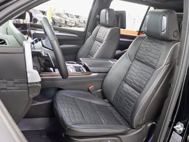 Used 2025 Cadillac Escalade Sport Platinum w/ LPO, ONYX Package AWD/4WD image 35