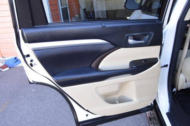 Used 2015 Toyota Highlander XLE FWD image 61