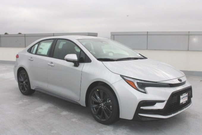 New 2026 Toyota Corolla SE image 2