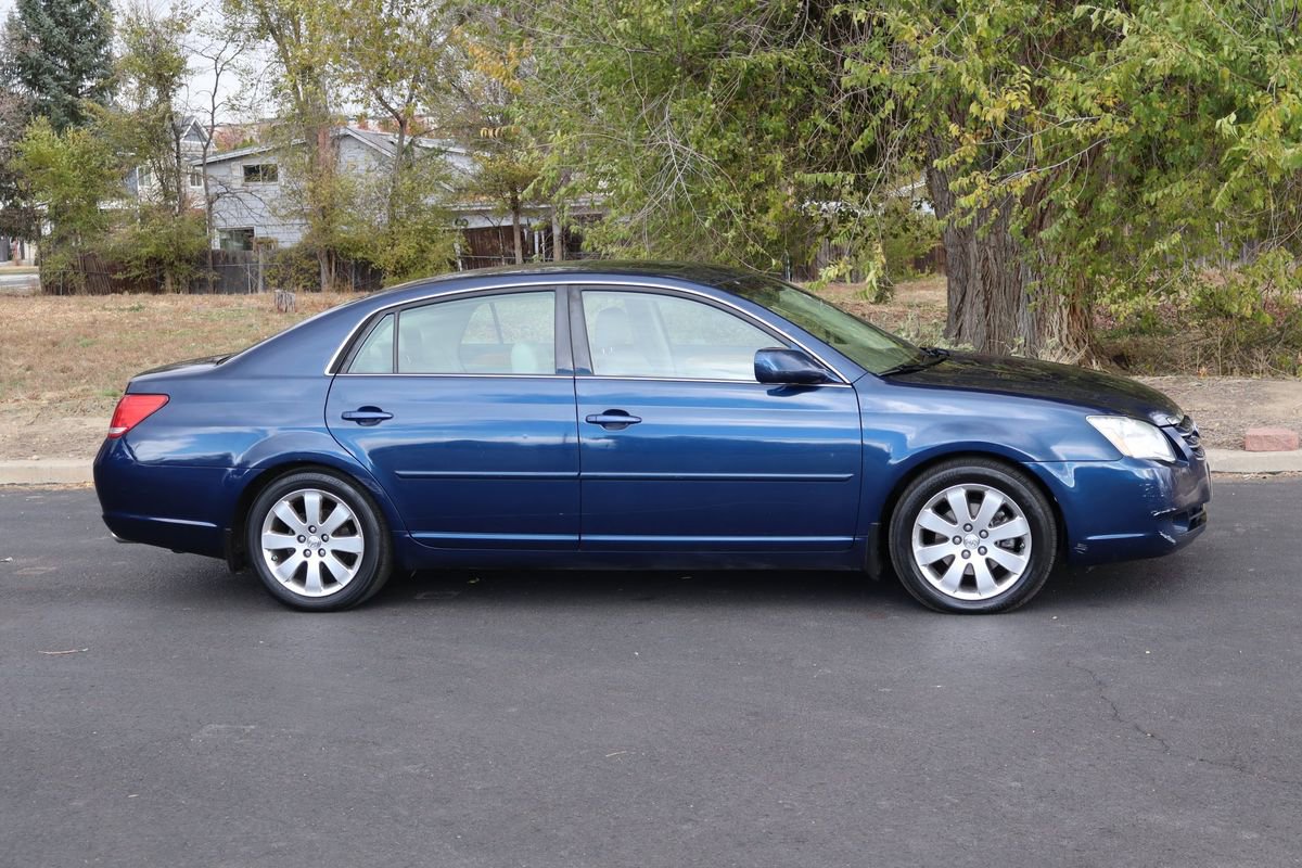 Used 2007 Toyota Avalon XL image 3