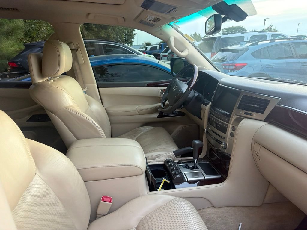 Used 2014 Lexus LX 570 4WD image 3