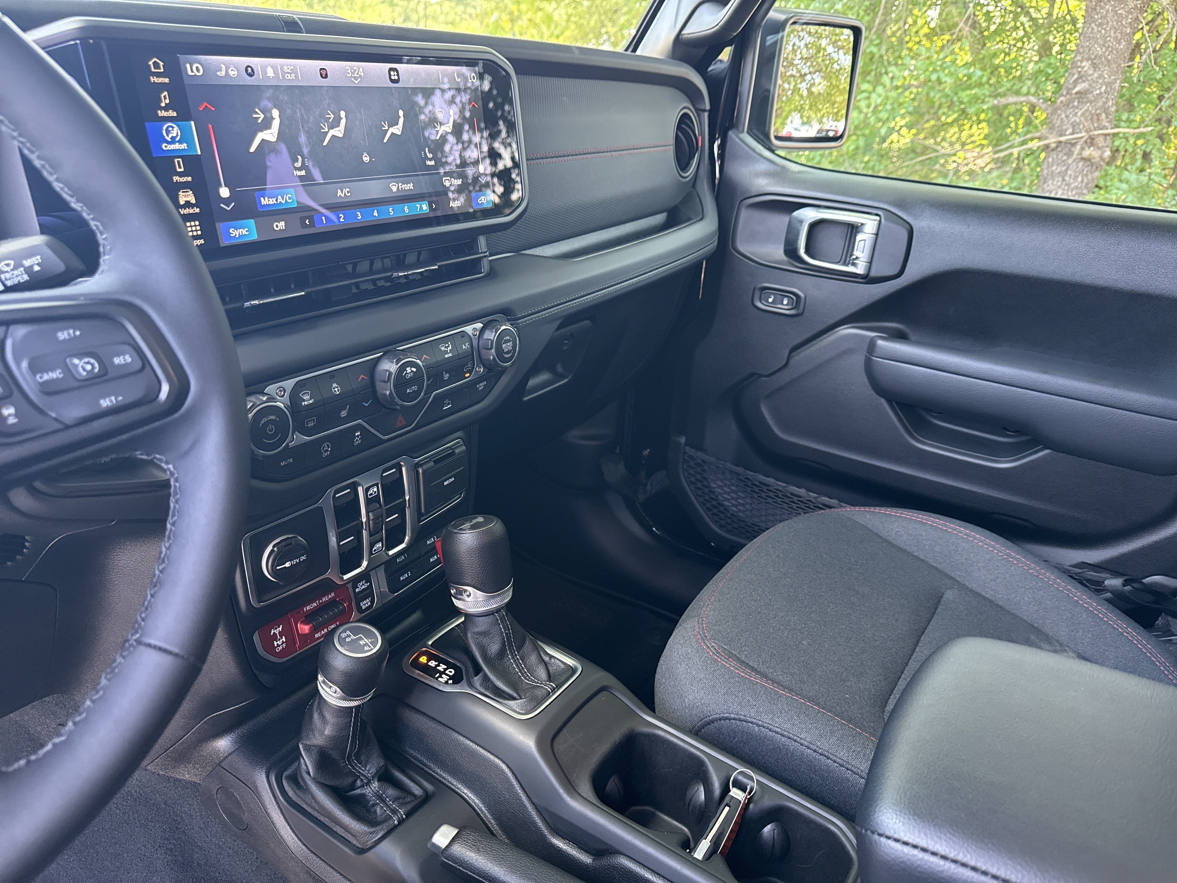 Used 2026 Jeep Wrangler Unlimited Rubicon AWD/4WD image 28