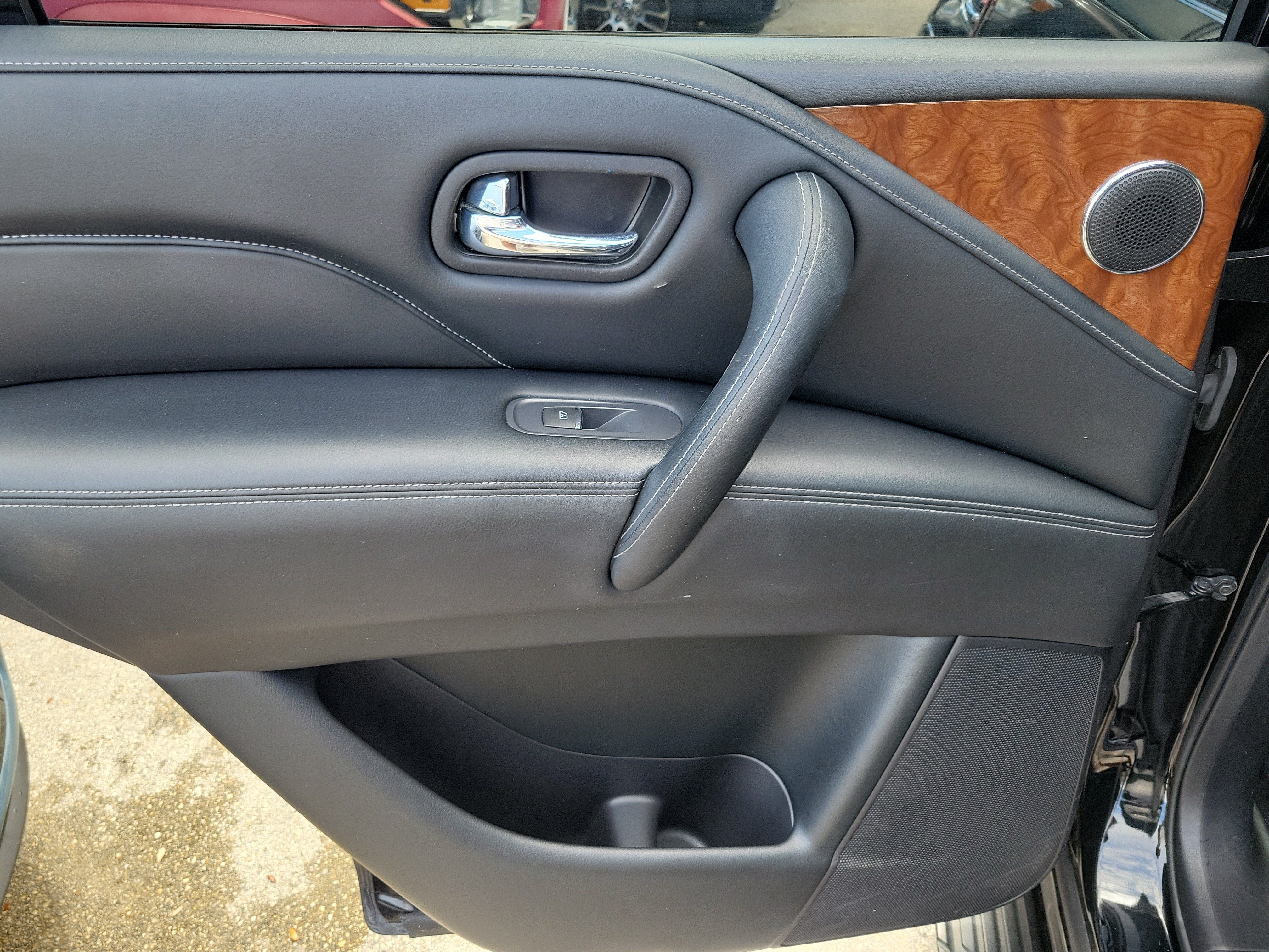 Used 2019 INFINITI QX80 Luxe w/ All-Season Package RWD image 10