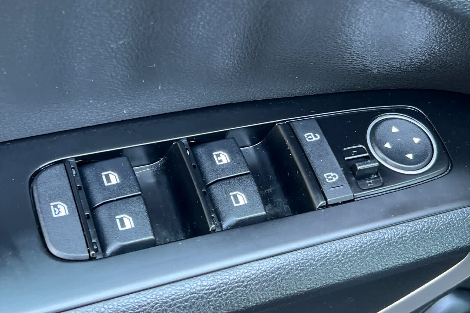 Used 2024 Kia Soul LX w/ Option Group 015 FWD image 13