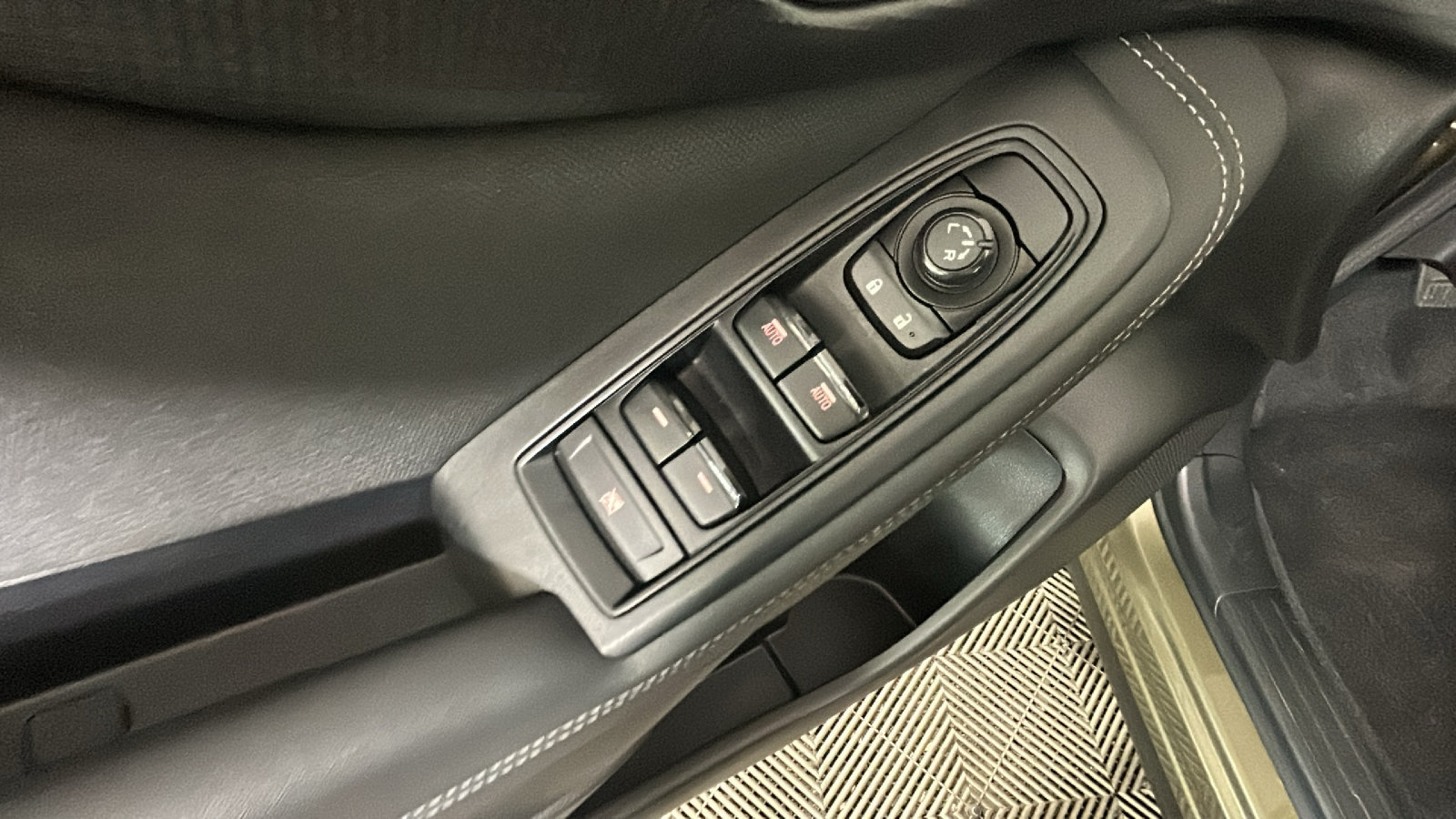 Used 2023 Subaru Forester Premium AWD/4WD image 13