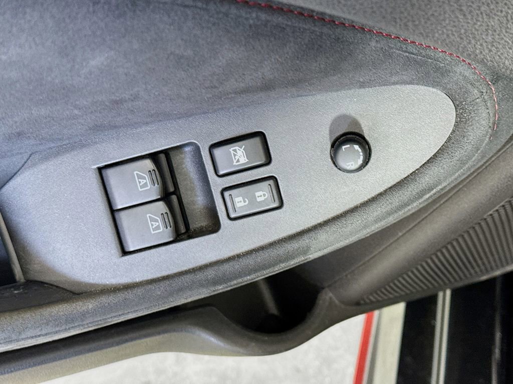 Used 2015 Nissan 370Z NISMO image 18