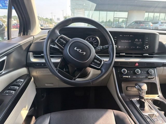 Certified 2024 Kia Carnival LX FWD image 12