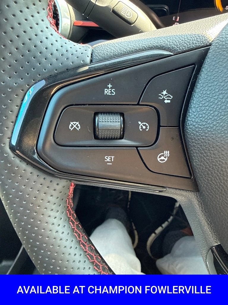 Used 2025 Chevrolet Trax RS w/ Sunroof Package FWD image 26
