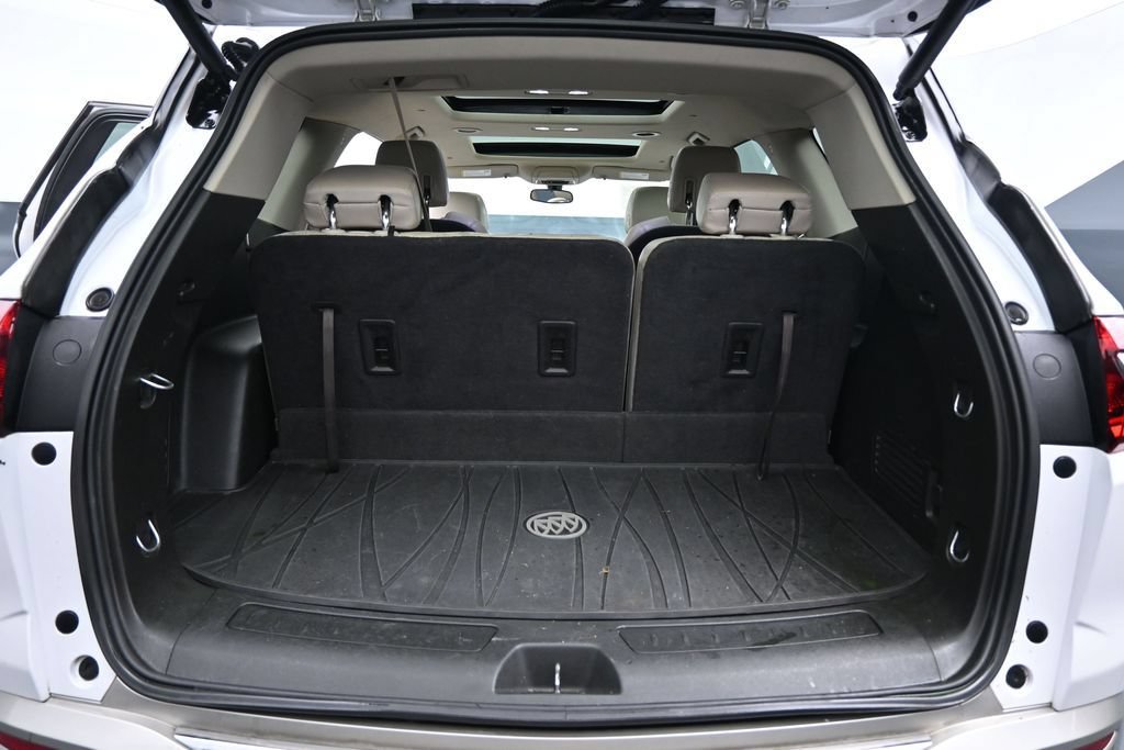 Used 2018 Buick Enclave Essence AWD/4WD image 27