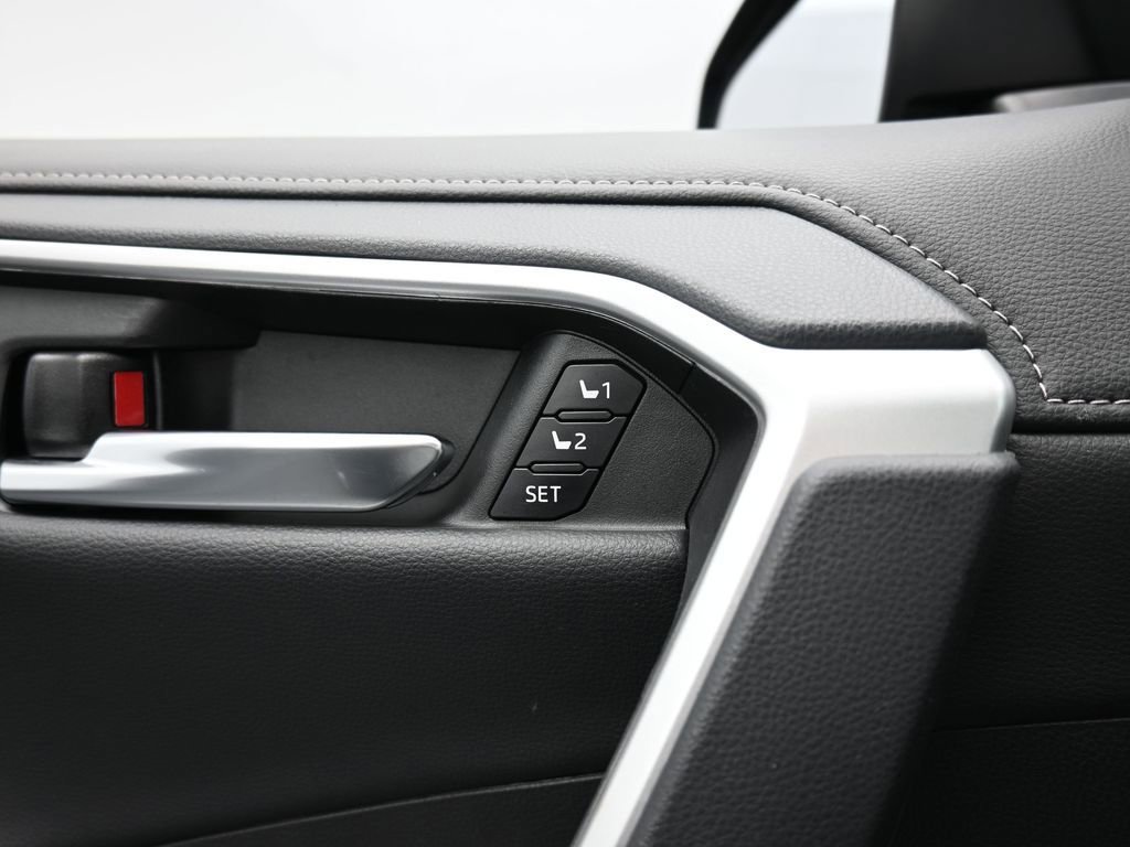 Used 2023 Toyota RAV4 Limited image 11