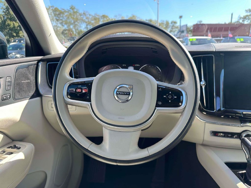 Used 2020 Volvo XC60 T5 Inscription AWD/4WD image 14