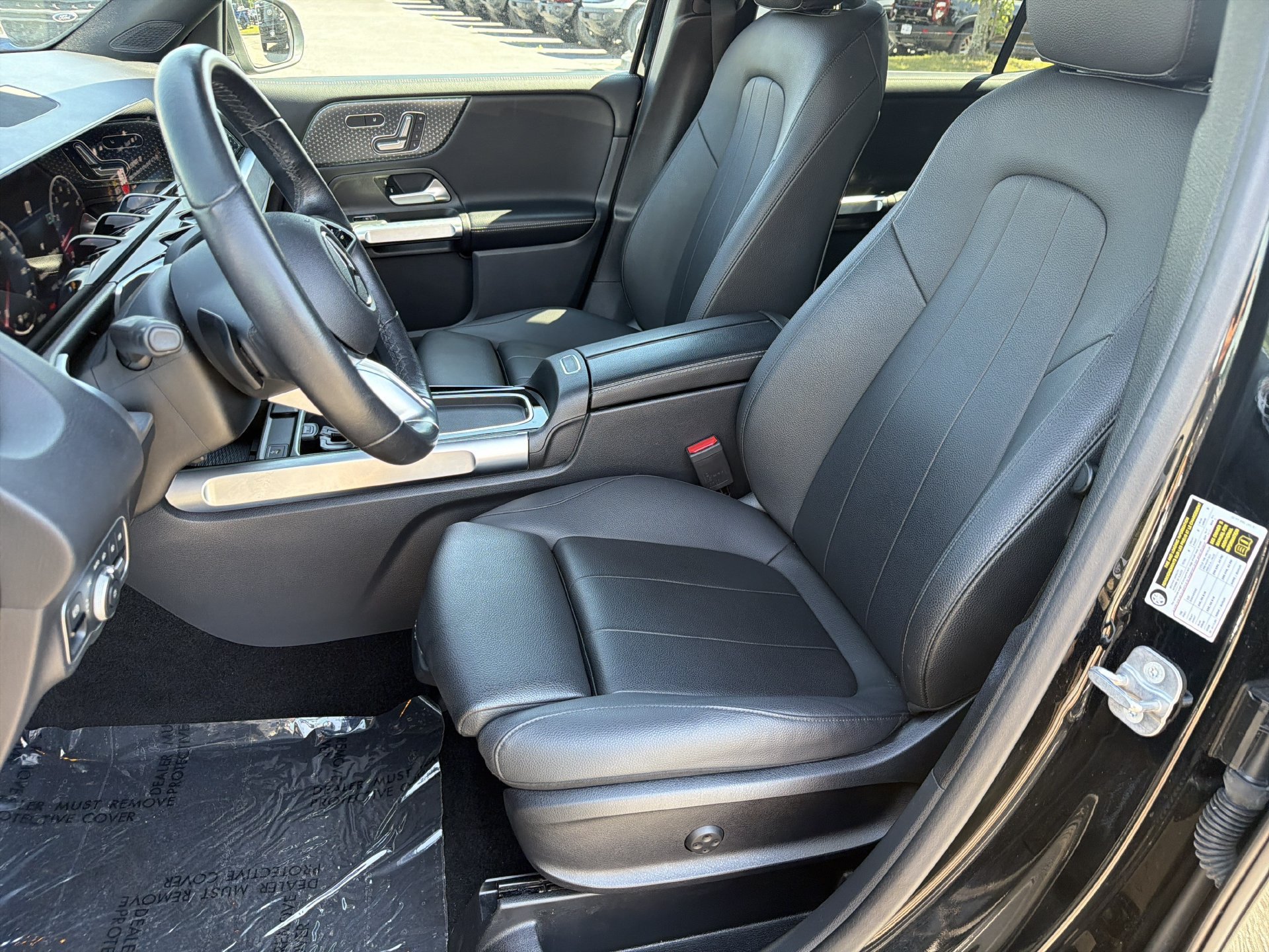 Used 2025 Mercedes-Benz GLB 250 image 21