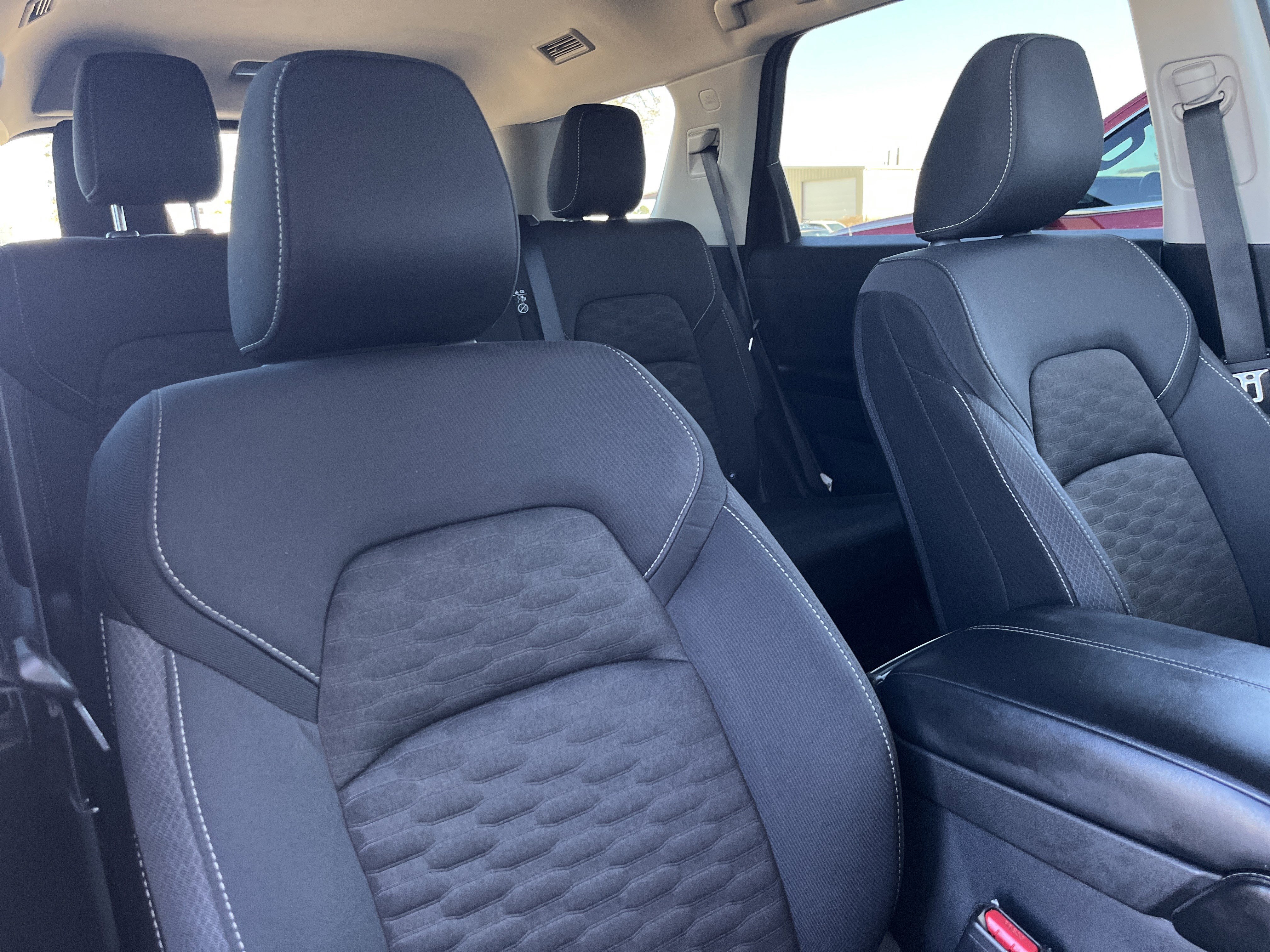 Used 2023 Nissan Pathfinder S image 18