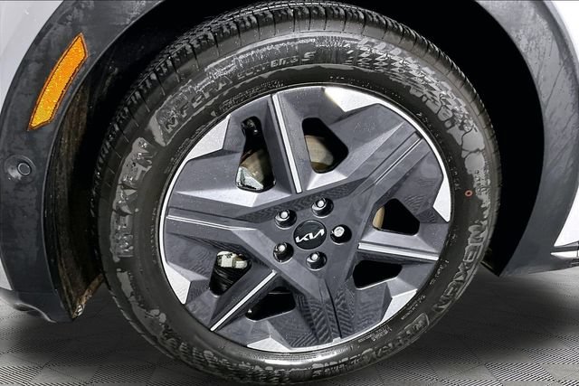 New 2025 Kia EV6 Light w/ Light LR Technology Package RWD image 12