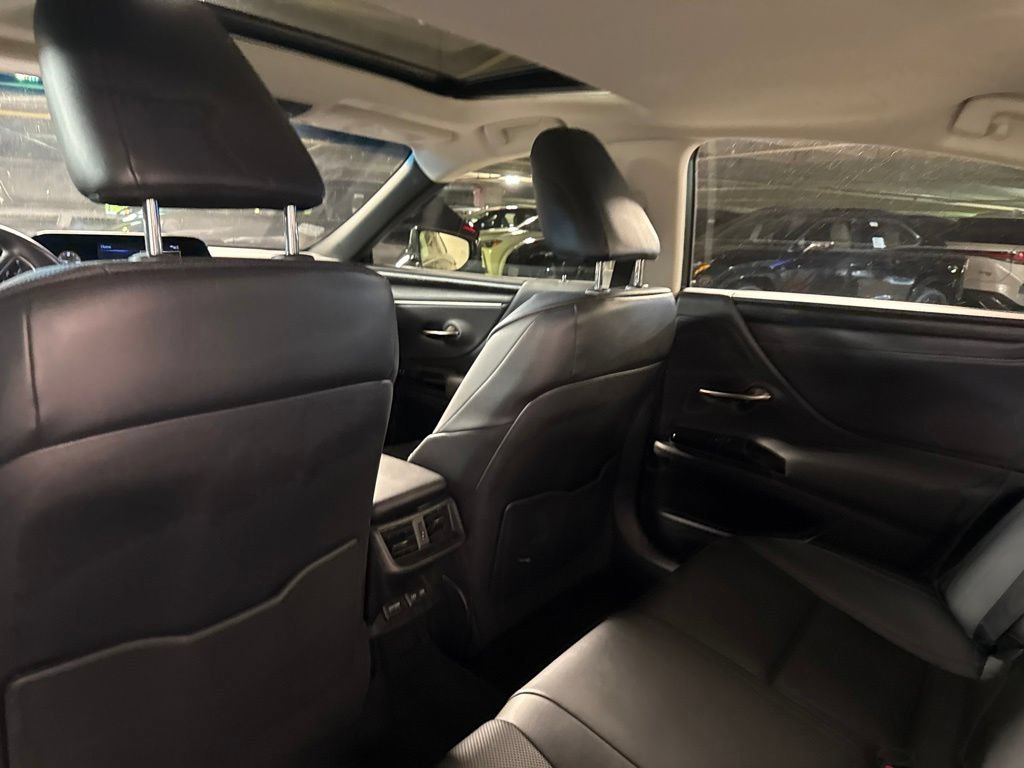 Used 2022 Lexus ES 350 w/ Premium Package FWD image 11