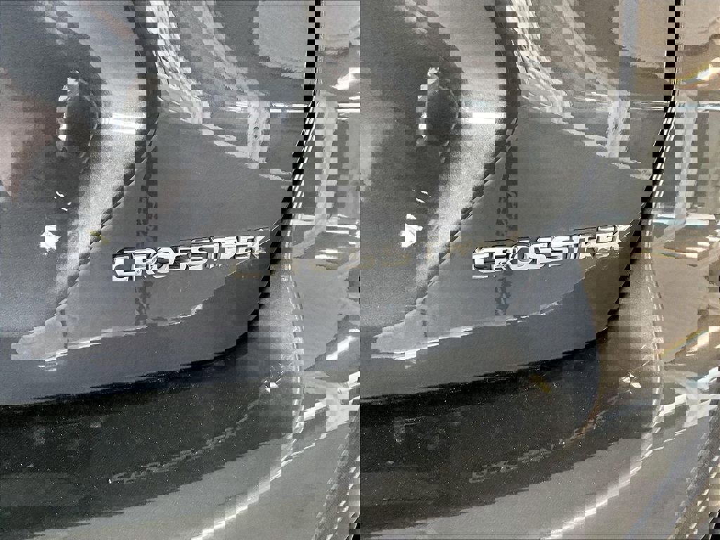 Used 2025 Subaru Crosstrek 2.0i Premium image 28