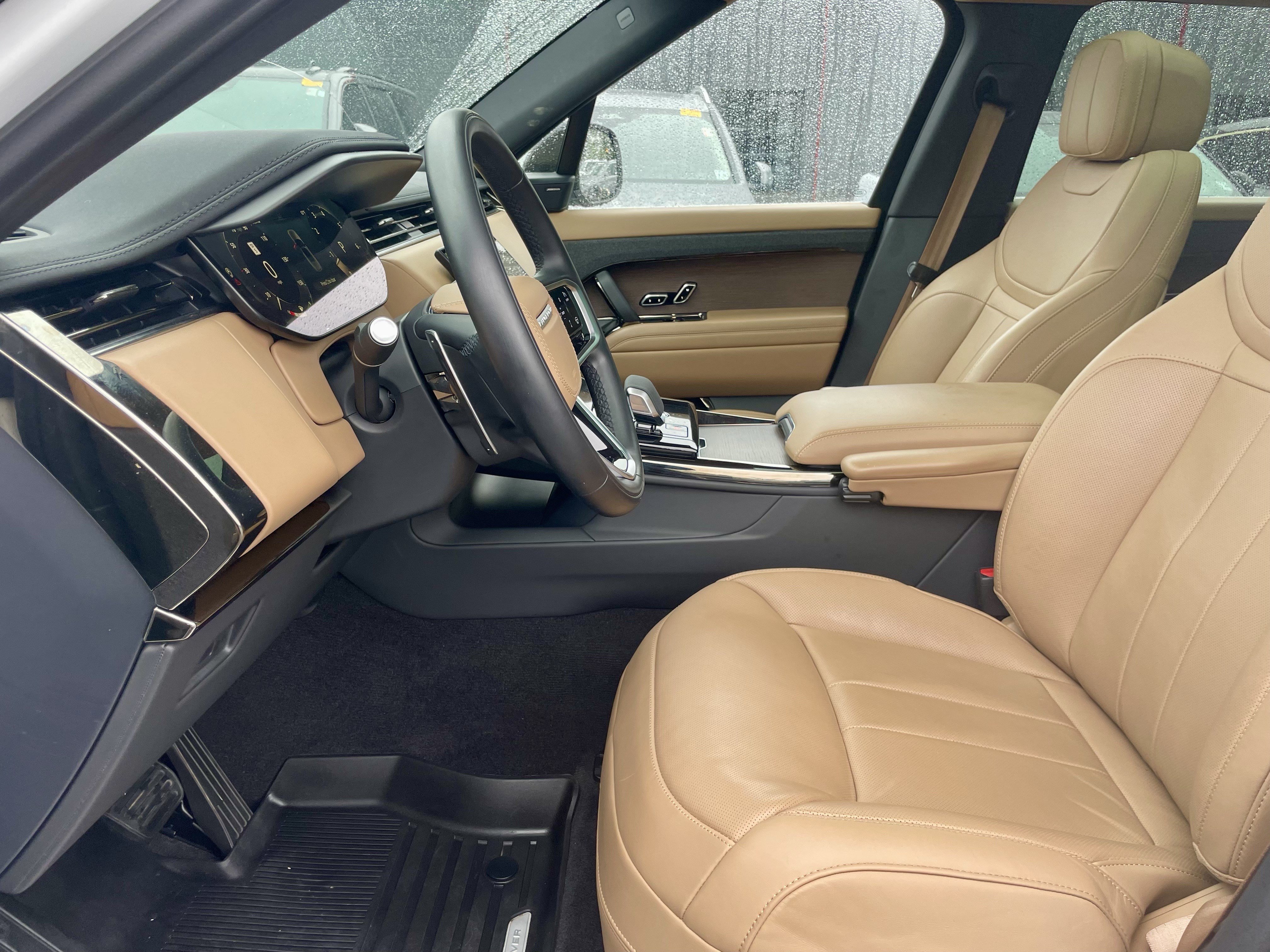 Used 2024 Land Rover Range Rover Sport SE AWD/4WD image 14
