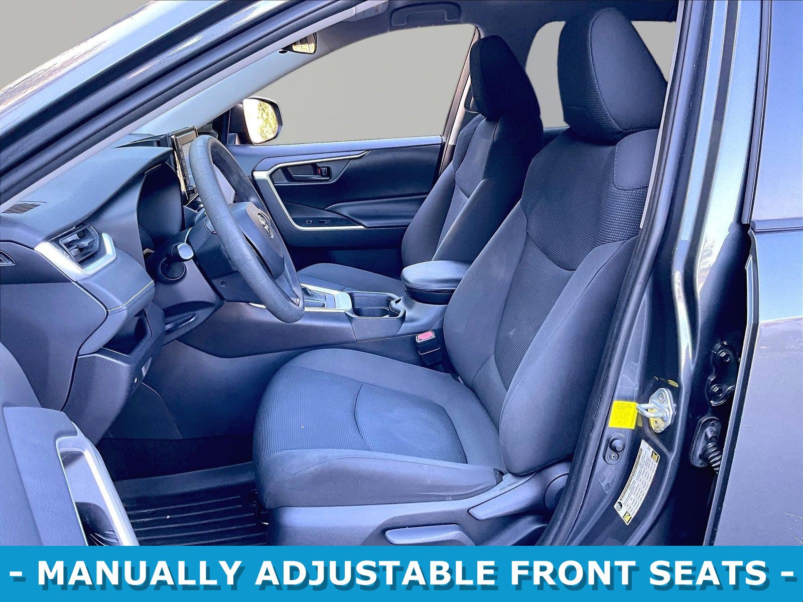 Used 2019 Toyota RAV4 LE FWD image 20