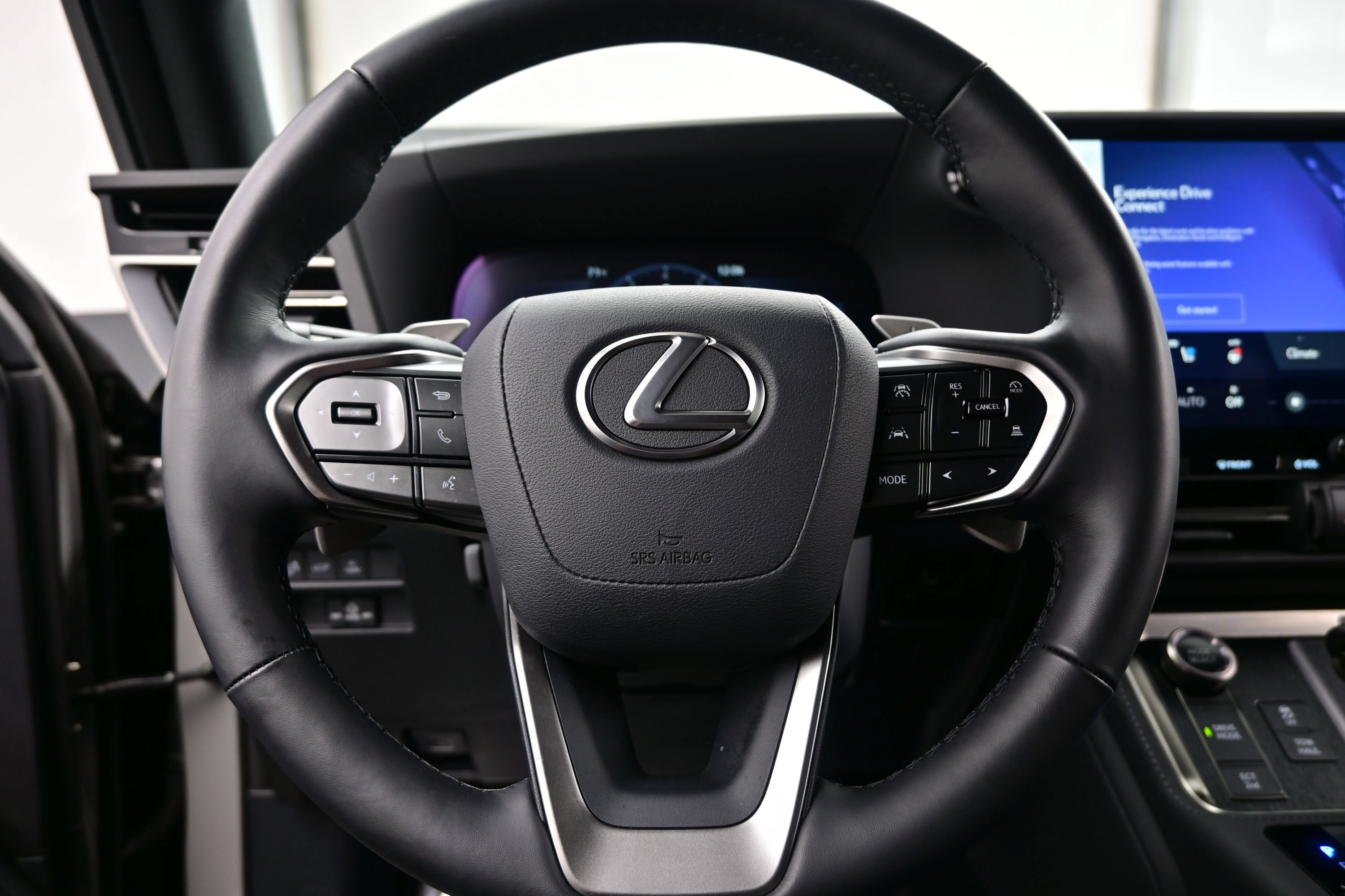 Used 2025 Lexus GX 550 w/ Accessory Package (2T) AWD/4WD image 25