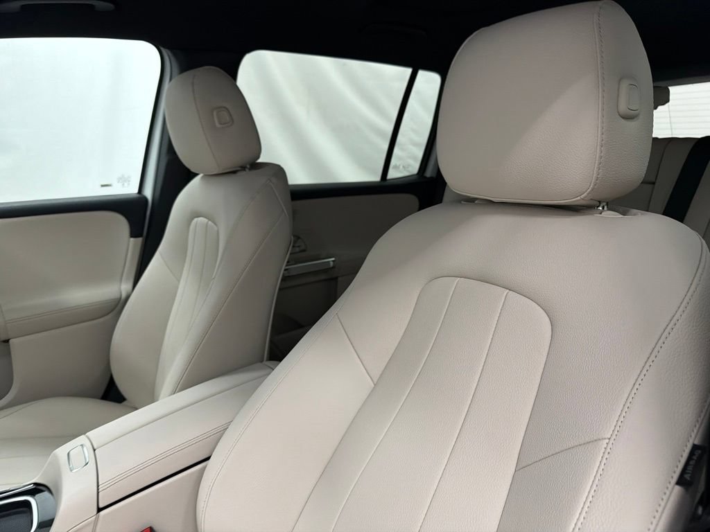 New 2026 Mercedes-Benz GLB 250 image 13
