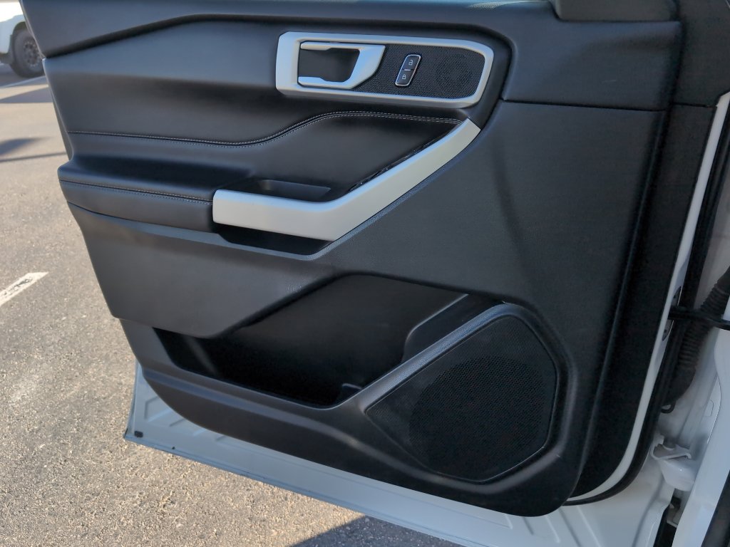 Used 2023 Ford Explorer XLT w/ Equipment Group 202A image 11