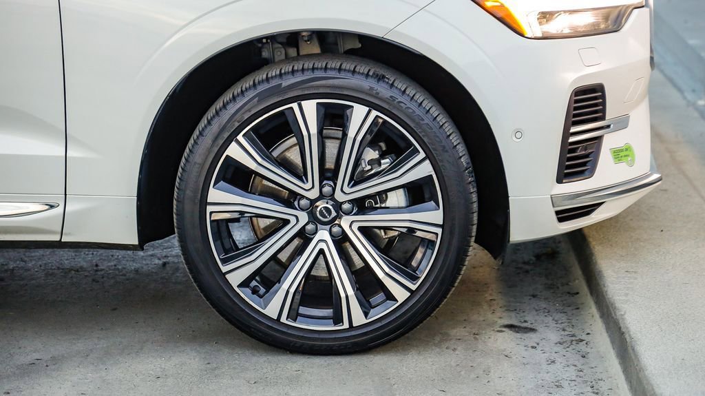 Used 2023 Volvo XC60 T8 Ultimate w/ Climate Package AWD/4WD image 10