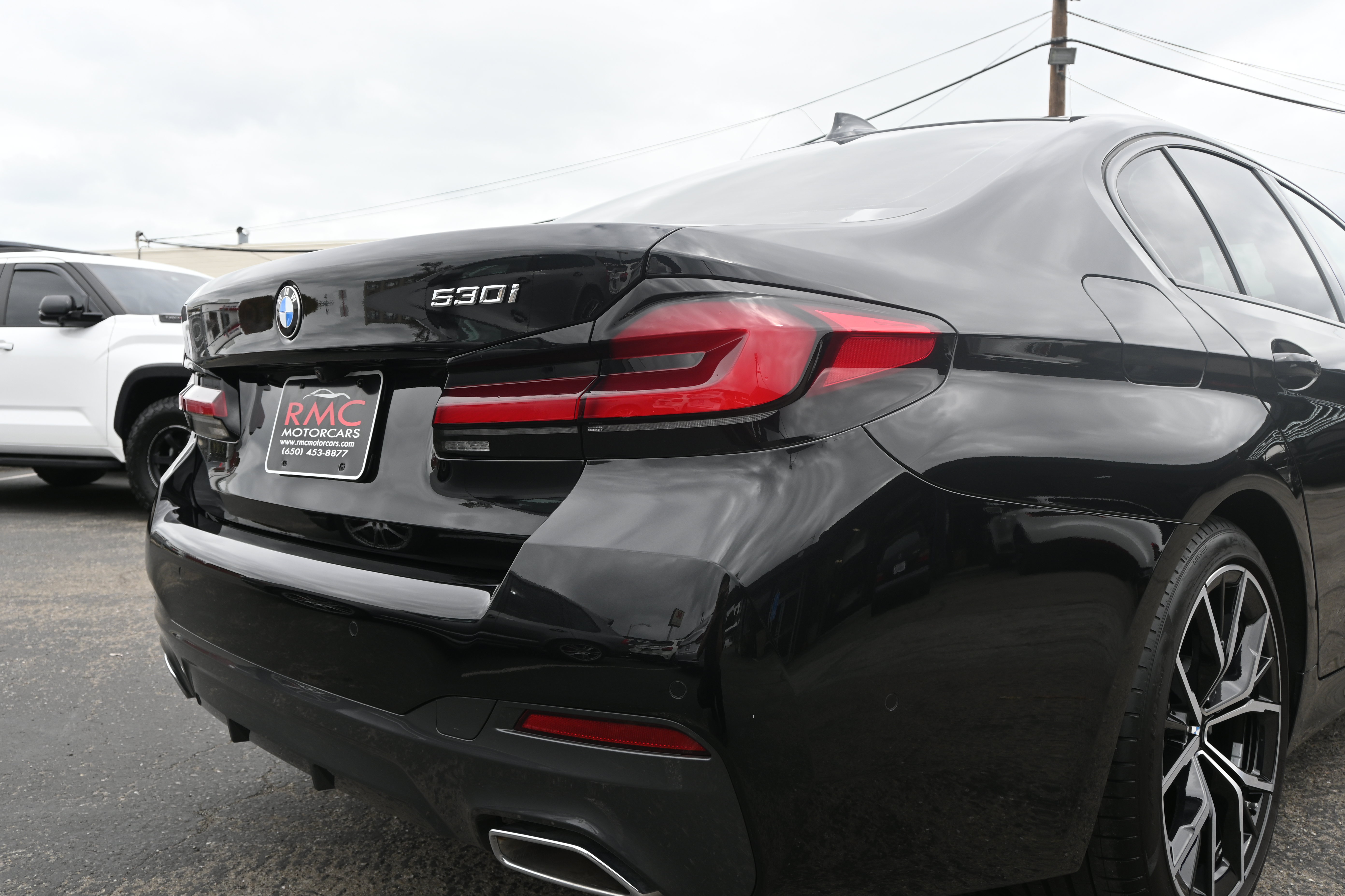 Used 2022 BMW 530i w/ M Sport Package RWD image 18