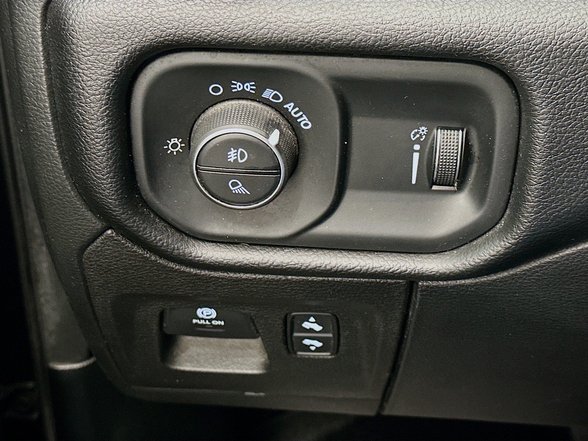 Used 2020 RAM 1500 Big Horn AWD/4WD image 17