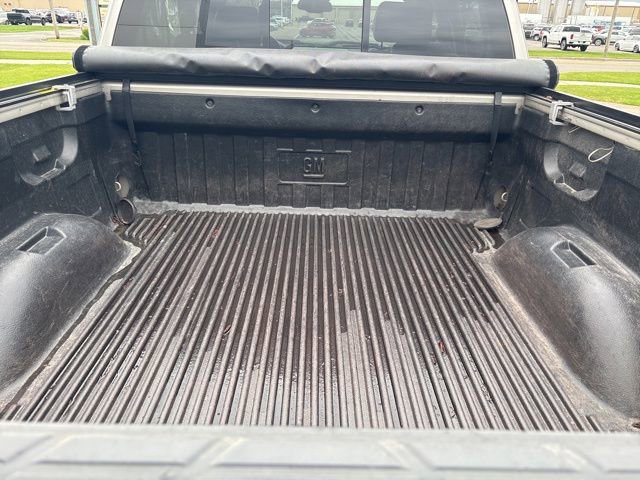 Used 2009 GMC Sierra 1500 SLT w/ All-Terrain Package AWD/4WD image 11