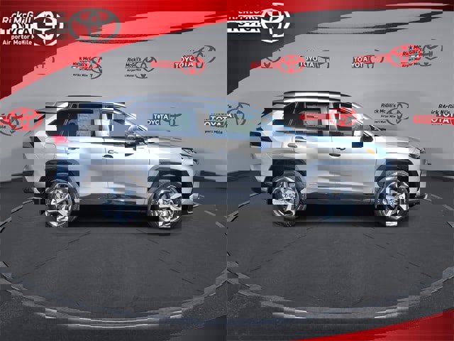 New 2025 Toyota RAV4 SE image 9