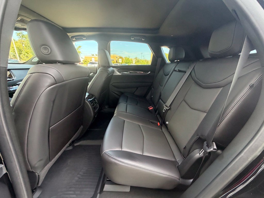 New 2026 Cadillac XT5 Sportv w/ LPO, Onyx Lite Package AWD/4WD image 17