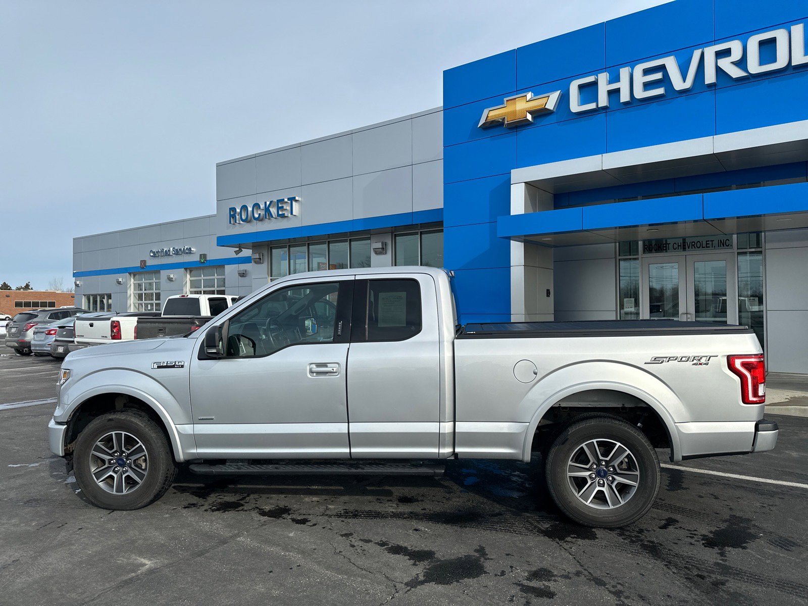 Used 2017 Ford F150 XLT w/ Equipment Group 301A Mid image 8