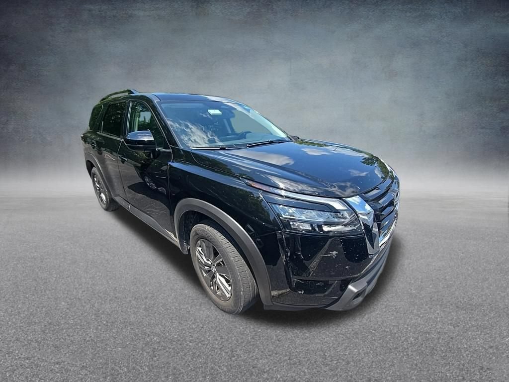 Used 2025 Nissan Pathfinder SV AWD/4WD image 2