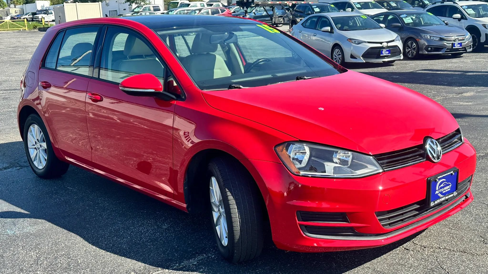 Used 2015 Volkswagen Golf S FWD image 3