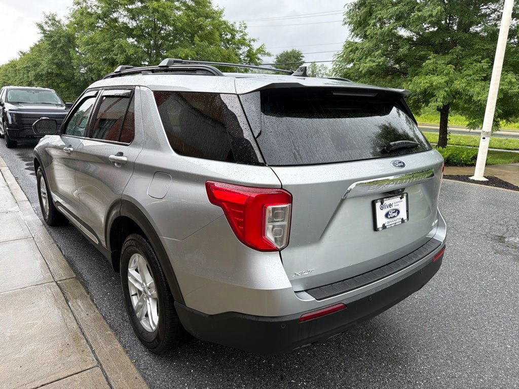 Used 2023 Ford Explorer XLT AWD/4WD image 5