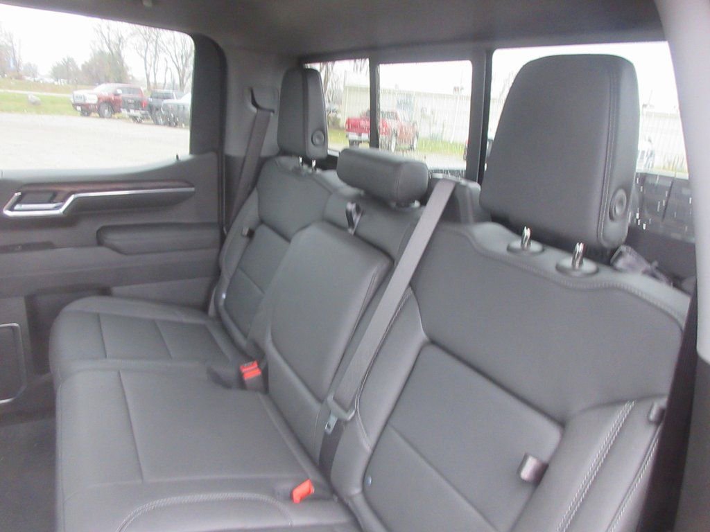 New 2026 GMC Sierra 1500 SLT w/ SLT Premium Plus Package image 14