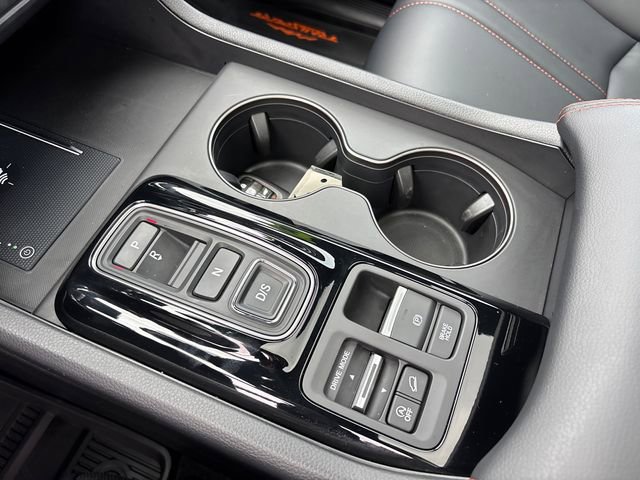 Used 2025 Honda Pilot TrailSport image 23