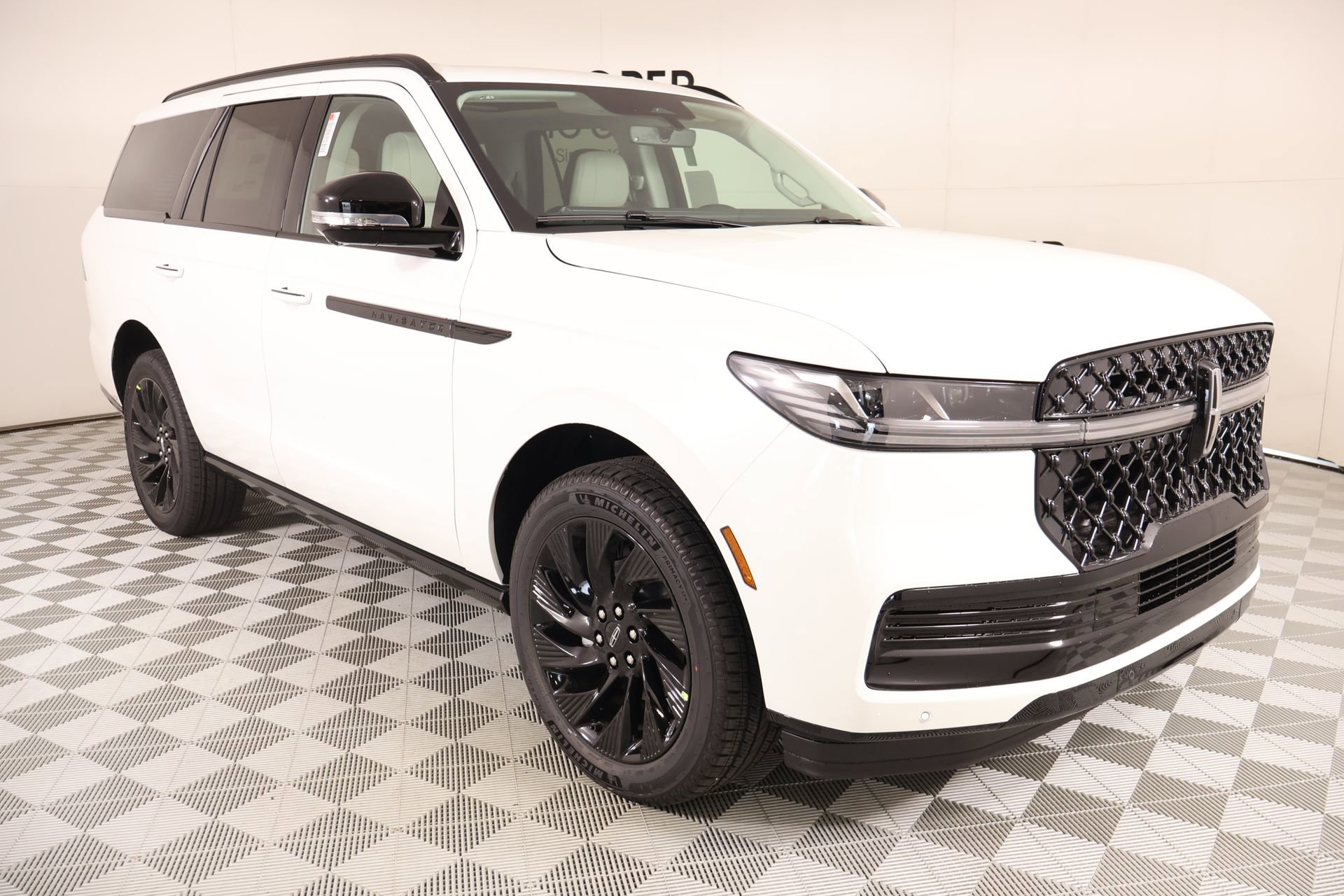 New 2026 Lincoln Navigator Reserve w/ Jet Appearance Package
