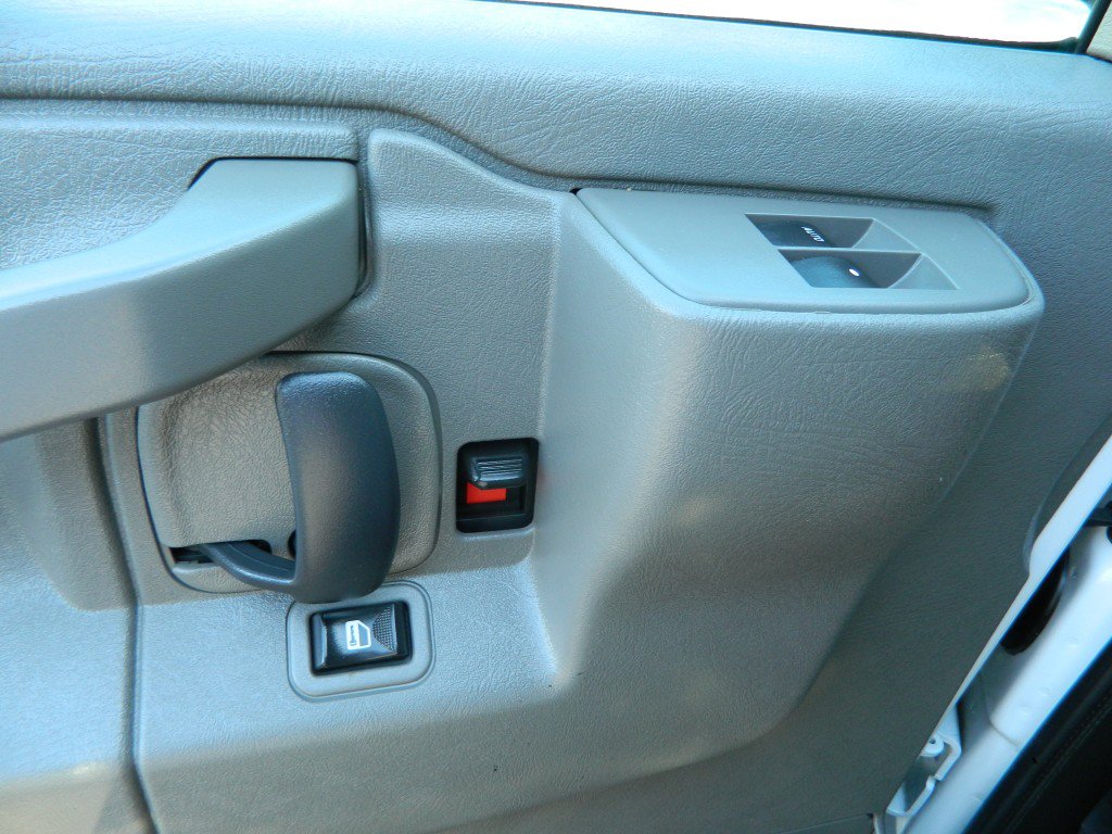 Used 2020 Chevrolet Express 2500 w/ Communications Package RWD image 19