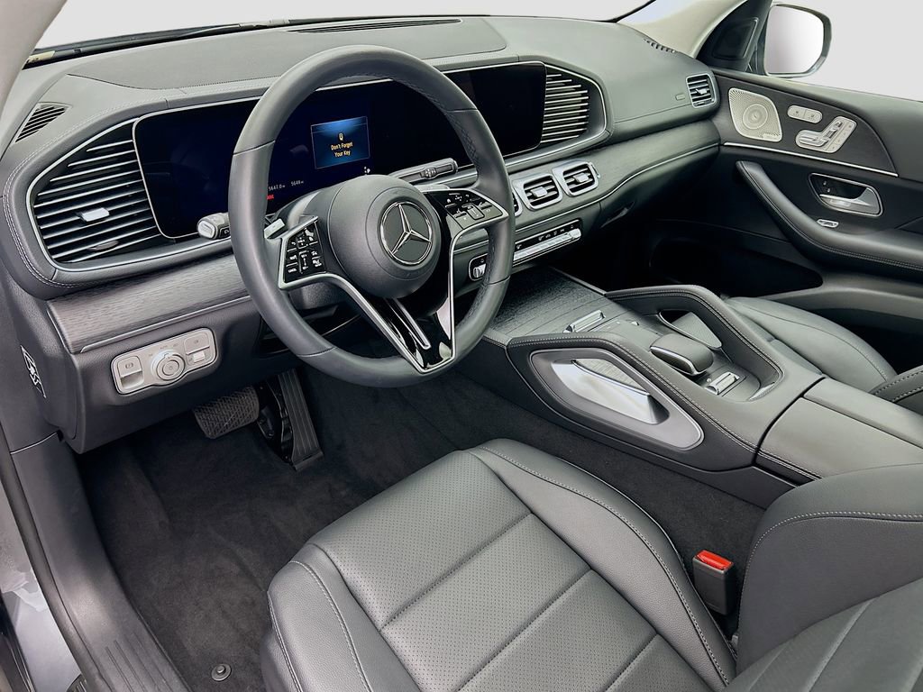 Certified 2025 Mercedes-Benz GLS 450 4MATIC image 9