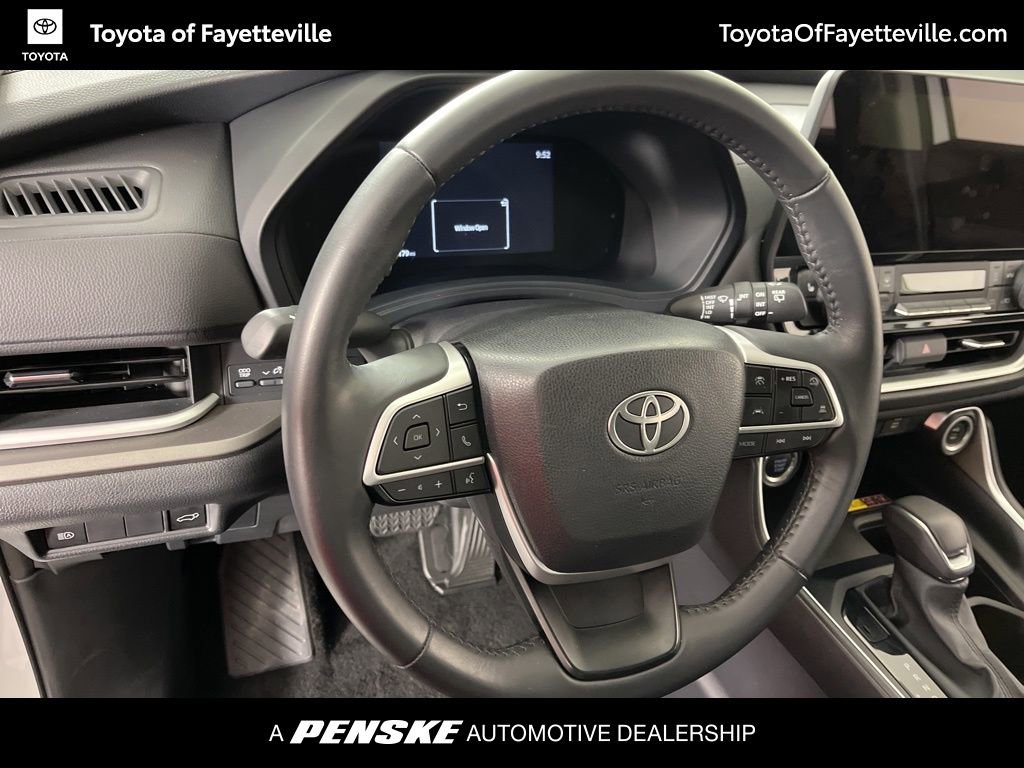 Used 2025 Toyota Grand Highlander AWD image 30