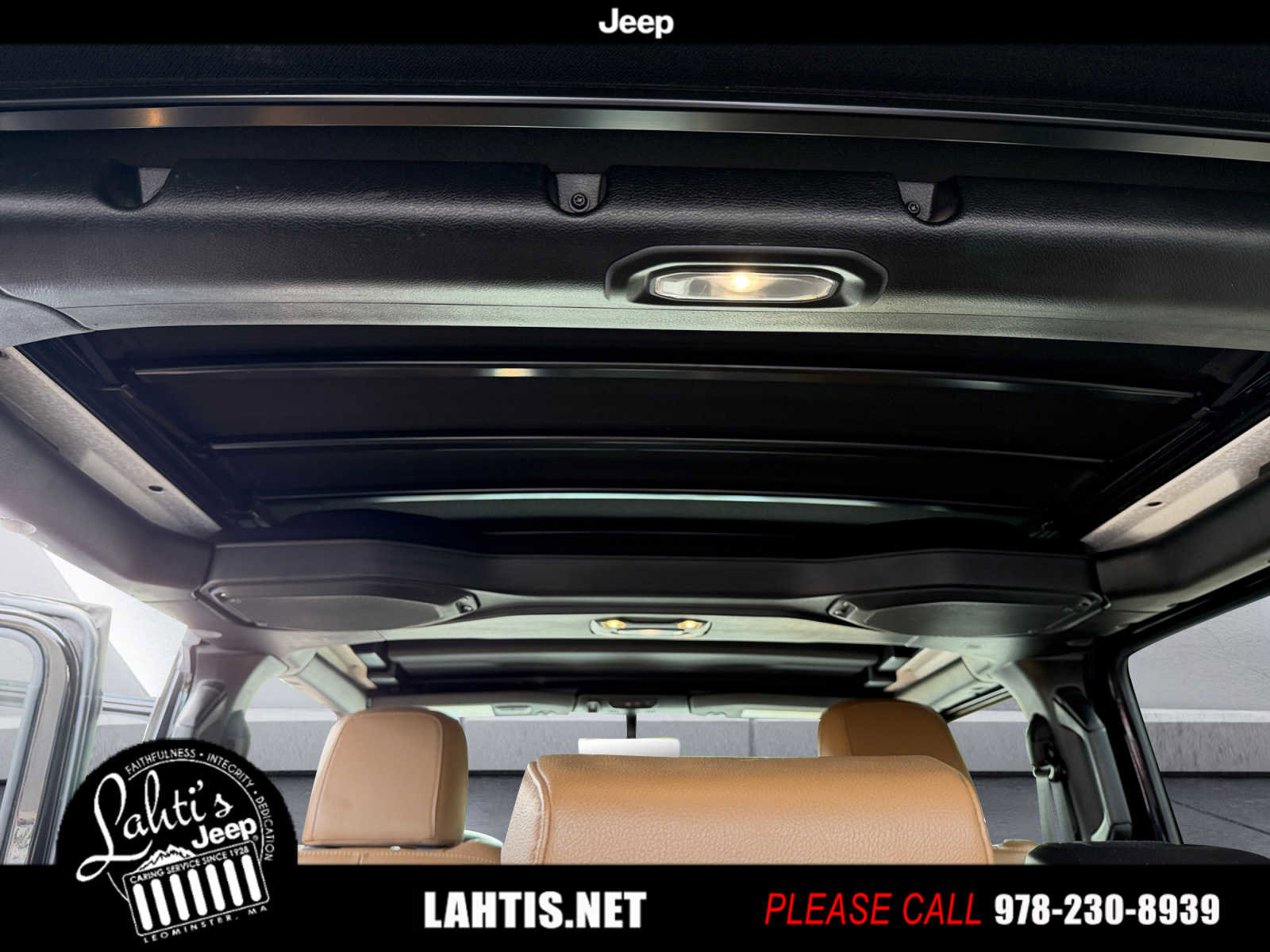 Used 2022 Jeep Wrangler Unlimited Sahara w/ Cold Weather Group image 18