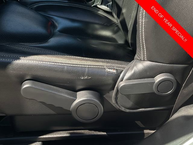 Used 2017 Jeep Wrangler Sahara w/ Connectivity Group image 10