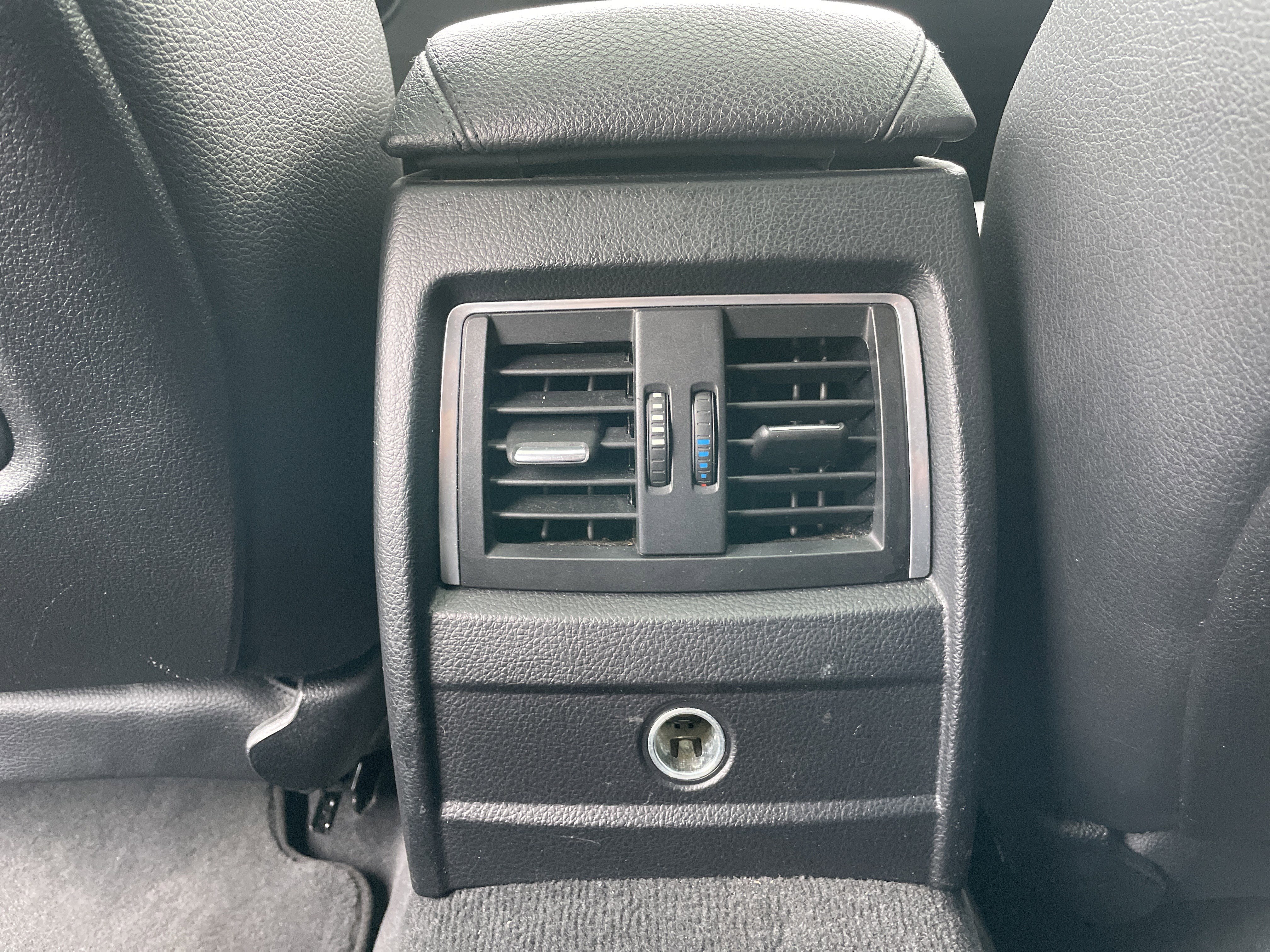 Used 2018 BMW 340i Gran Turismo xDrive image 30