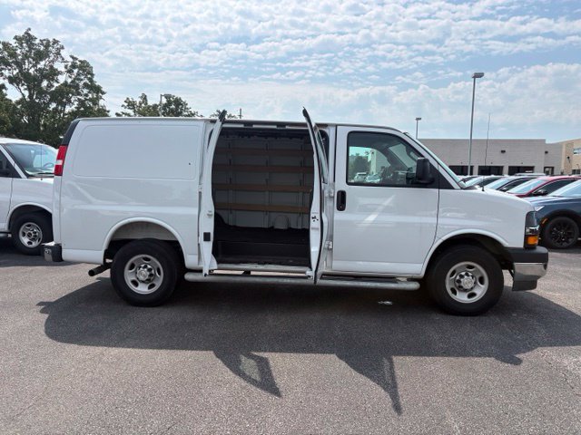 Used 2025 Chevrolet Express 2500 w/ Driver Convenience Package RWD image 12