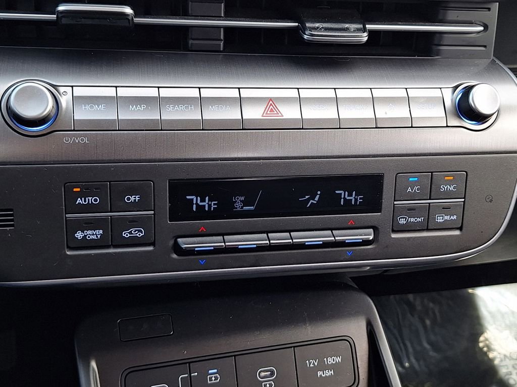 Certified 2024 Hyundai Kona SE image 23