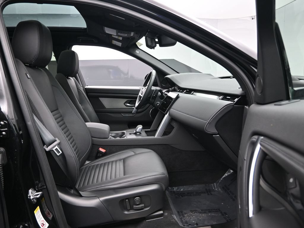 Used 2025 Land Rover Discovery Sport Dynamic SE AWD/4WD image 29
