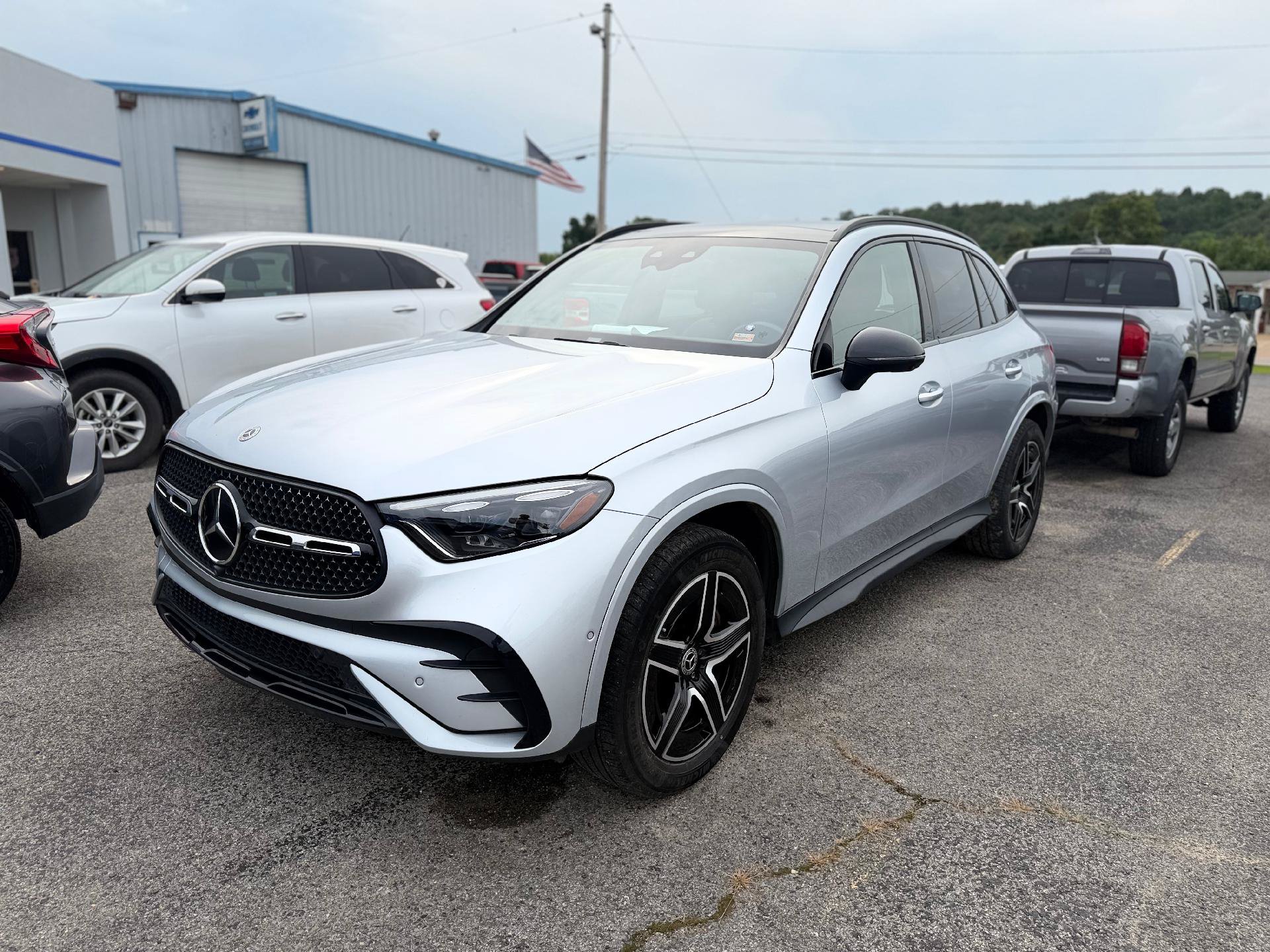 Used 2023 Mercedes-Benz GLC 300 4MATIC w/ Pinnacle Trim Package image 9