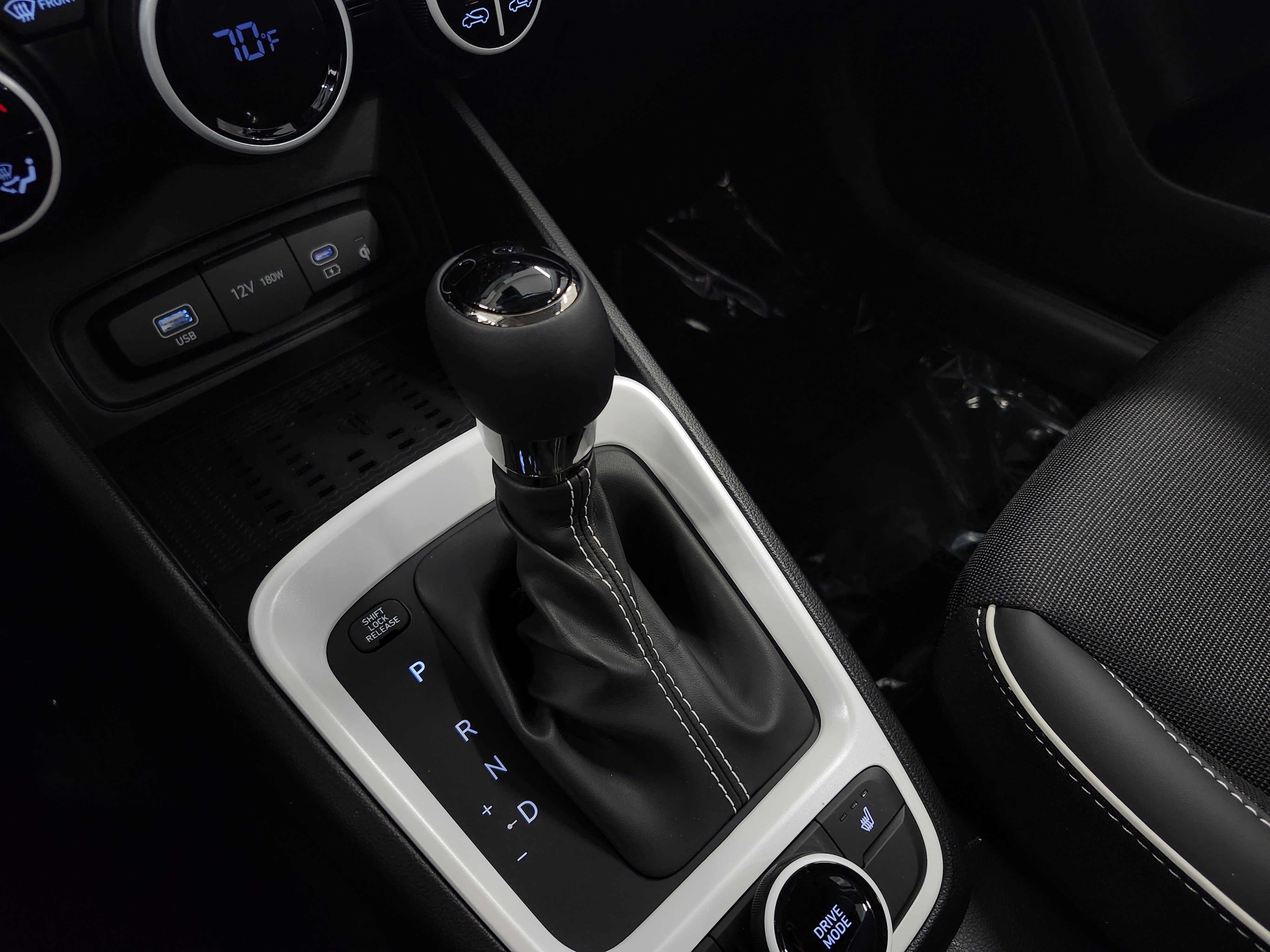 New 2025 Hyundai Venue Limited image 10